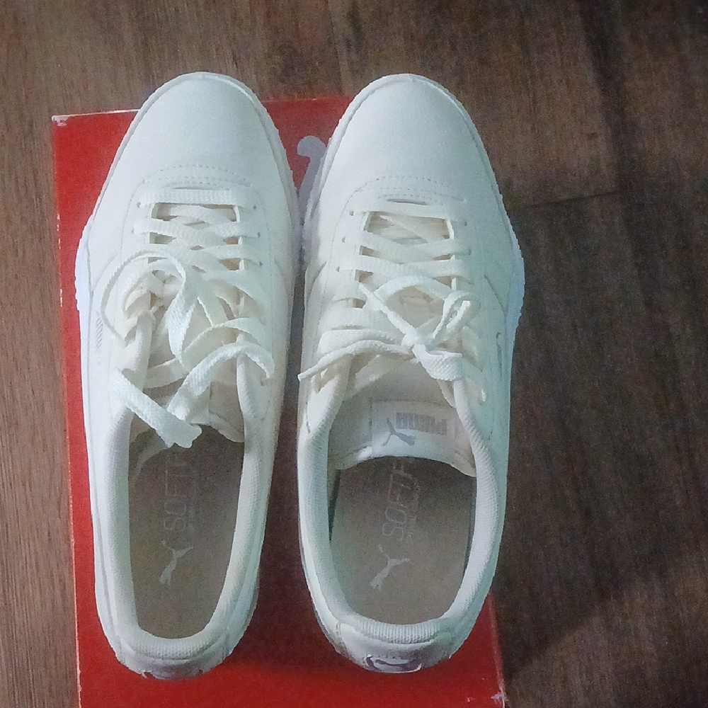 Puma Women Cream Sneakers
